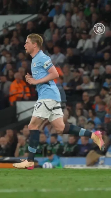 How Kevin De Bruyne became a legend 👑
 
Head to the link in our bio to watch the full video 🔗