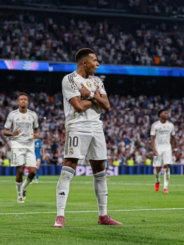 ✌️ BRACE! 
⚽️ ¡DOBLETE!
#UCL