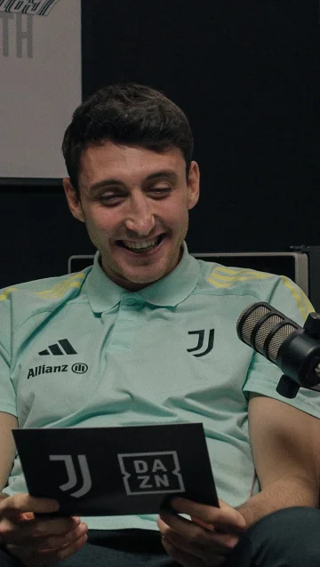 Ready to live like the Matrix, @andrea_cambiaso? 😂

Don’t miss the first episode of the second season of “Talk with Us” on YouTube 📲