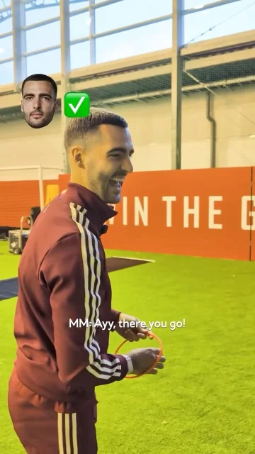 🤣 A tough watch⁣
⁣
Our Gunners recently took on the Christmas Ring Toss Challenge 💪