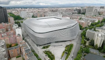 🤩 For the third year in a row, Real Madrid is the highest earning football club in the world according to Deloitte.
🏟️ El Real Madrid es, por tercer año consecutivo, el club de fútbol con mayores ingresos del mundo según Deloitte.
#RealMadrid