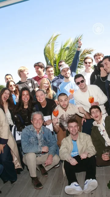 One more, for the vibes 🩵

Blue Table Series Vol. 02 in Miami 🌴