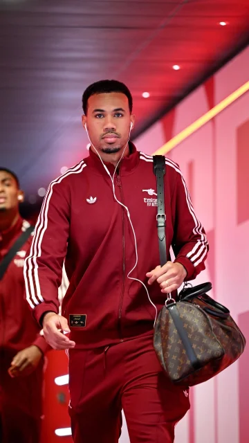 A final place at stake.

🤝 @comave