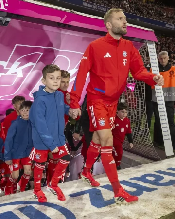 Same crew. Different city. Same mindset when we step on to the pitch. ▶️ Ready for Leverkusen!