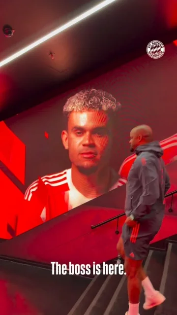 Vincent Kompany is in the building. 👊