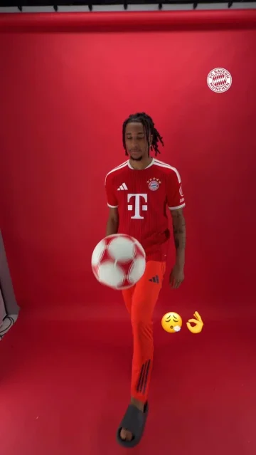 Iconic red & white suits you, Michael! 😮‍💨
Get our new home jersey via Link in Bio & Story 📲🛍️