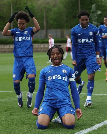 Six goals. One statement performance. 🤩

Chelsea U18s stay top of the U18 Premier League table, with Chizzy Ezenwata, Dante Waite, Sol Gordon, Lewi Richards and Mathis Eboue all on the scoresheet in our 6-0 win over Southampton! 🙌🔵