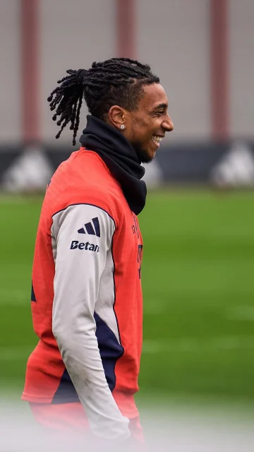 Cheeky, cheeky, @m.olise! 😂😂😂