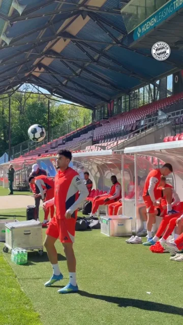 Putting on a show! 😄👏