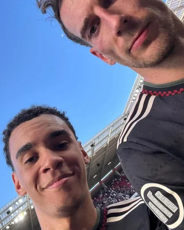 𝐌𝐚𝐧 𝐨𝐟 𝐭𝐡𝐞 𝐌𝐚𝐭𝐜𝐡 ft. @leon_goretzka 😊🤳
