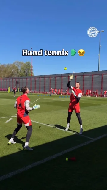 𝙌𝙪𝙞𝙘𝙠 𝙝𝙖𝙣𝙙𝙨 𝙞𝙣 𝙩𝙝𝙚 𝙢𝙖𝙠𝙞𝙣𝙜. 🧤😄