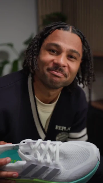 sergegnabry knows exactly what to do.🤩
Fresh sneakers? Not for long. 
👉Good thing @miele has the solution.