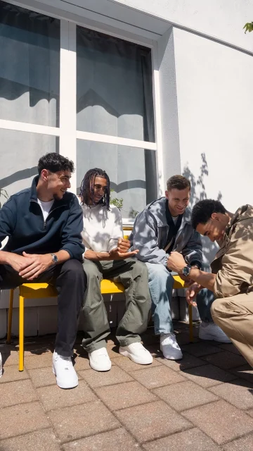 Behind the scenes with FC Bayern. 🤩 Off the pitch, on their own time.