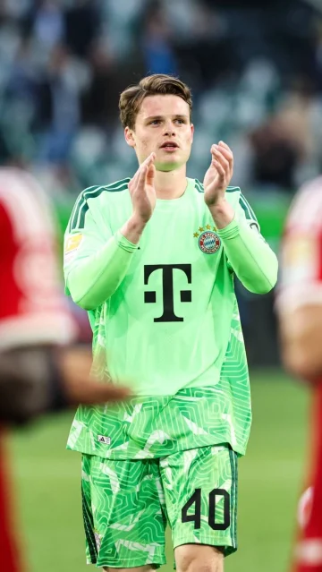 UR𝑩𝑰𝑮 performance 💪

Jonas Urbig masterclass in the Bundesliga vs. Wolfsburg 🧱🧤