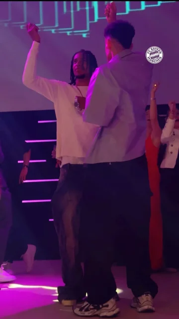 Michael Olise dancing on & off the pitch 🙂‍↔️🕺