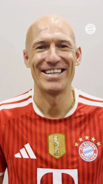 𝙃𝙚 𝙠𝙣𝙤𝙬𝙨 𝙬𝙝𝙖𝙩 𝙞𝙩 𝙩𝙖𝙠𝙚𝙨 𝙩𝙤 𝙬𝙞𝙣 𝙛𝙞𝙣𝙖𝙡𝙨. 👊

A message from 5-time Cup winner Arjen Robben before our final on Saturday. 😍🏆