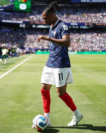 That assist from 𝗢𝗹𝗶𝘀𝗲... 😮‍💨🇫🇷

France take the lead. 🔥