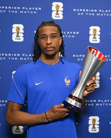 𝐏𝐥𝐚𝐲𝐞𝐫 𝐎𝐟 𝐓𝐡𝐞 𝐌𝐚𝐭𝐜𝐡! 👑

𝗪𝗵𝗼 𝗲𝗹𝘀𝗲? 🤫🇫🇷