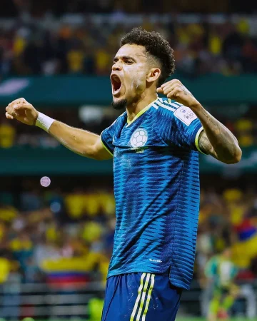 Still thinking about that Lucho performance ⚽️🅰️🇨🇴

Goal, Assist & Player of the Match on his World Cup debut 🔥
