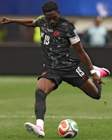 𝗣𝗵𝗼𝗻𝘇𝘆 𝗶𝘀 𝗯𝗮𝗰𝗸! 🔥🙌

So good to see you back on the pitch. ❤️