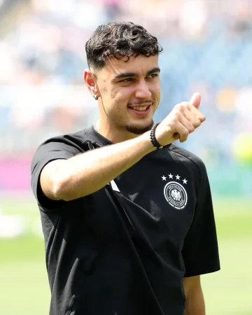 Our boys are here. 😁🇩🇪

The DFB team are about to face Paraguay in their first World Cup knockout game. 👊