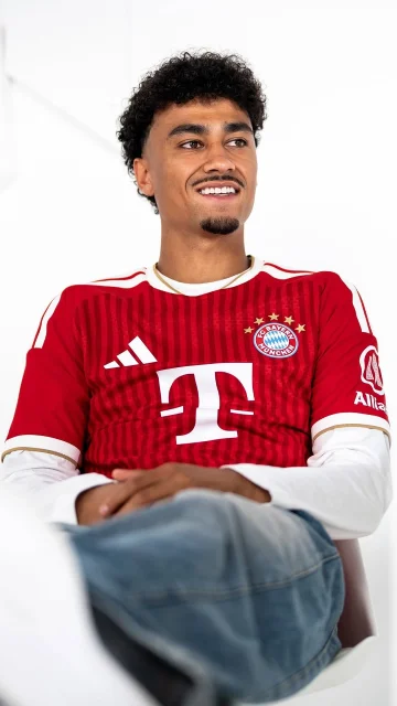 𝑩𝒐𝒓𝒏 𝒊𝒏 𝑩𝒂𝒗𝒂𝒓𝒊𝒂, 𝒏𝒆𝒘 𝒊𝒏 𝑴𝒖𝒏𝒊𝒄𝒉! 🥨❤️🤍

Welcome to FC Bayern, Nene. 🥰 @nene.brown27