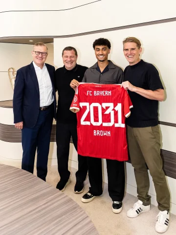 🎙️ Jan-Christian Dreesen: „We want to take the next step together, and this transfer also underlines our aspiration to bring top young German players to FC Bayern early.“