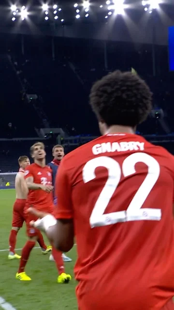 Serge was speechless 🤣

When Javi kicked away Gnabry‘s special match ball after his masterclass vs Tottenham 😅