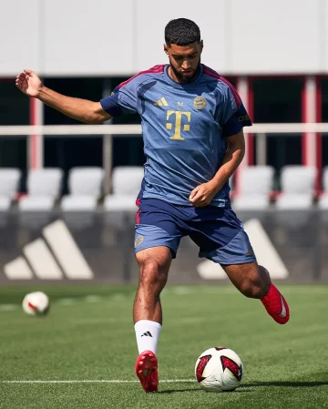 First training session after the Audi Summer Tour 🙌

@ismaelsaibari, @jamalmusiala10, @alphonsodavies, @lennart.karl and @sergegnabry were all part of the training team. 🥰
