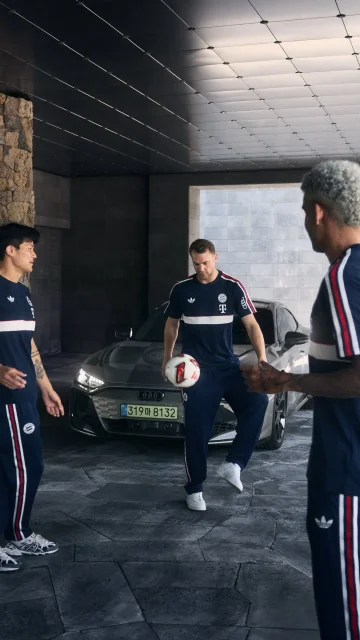 It‘s a wrap: the 10th Audi Summer Tour. One highlight after another. What was your favourite part?​ #AudiFCBTour​

𝖠𝗎𝖽𝗂 𝖱𝖲 𝖾-𝗍𝗋𝗈𝗇 𝖦𝖳: 𝖯𝗈𝗐𝖾𝗋 𝖼𝗈𝗇𝗌𝗎𝗆𝗉𝗍𝗂𝗈𝗇 (𝖼𝗈𝗆𝖻𝗂𝗇𝖾𝖽): 21.1 – 18.4 𝗄𝖶𝗁/100 𝗄𝗆, 𝖢𝖮₂ 𝖾𝗆𝗂𝗌𝗌𝗂𝗈𝗇𝗌 (𝖼𝗈𝗆𝖻𝗂𝗇𝖾𝖽): 0 𝗀/𝗄𝗆; 𝖢𝖮₂ 𝖼𝗅𝖺𝗌𝗌: 𝖠.​ 𝖳𝗁𝖾 𝖽𝖾𝖼𝖺𝗅 𝗈𝖿 𝗍𝗁𝖾 𝗏𝖾𝗁𝗂𝖼𝗅𝖾 𝗂𝗅𝗅𝗎𝗌𝗍𝗋𝖺𝗍𝖾𝖽 𝗂𝗌 𝖼𝗎𝗋𝗋𝖾𝗇𝗍𝗅𝗒 𝗇𝗈𝗍 𝖺𝗏𝖺𝗂𝗅𝖺𝖻𝗅𝖾 𝖾𝗂𝗍𝗁𝖾𝗋 𝖺𝗌 𝗌𝗍𝖺𝗇𝖽𝖺𝗋𝖽 𝗈𝗋 𝗈𝗉𝗍𝗂𝗈𝗇𝖺𝗅 𝖾𝗊𝗎𝗂𝗉𝗆𝖾𝗇𝗍.
