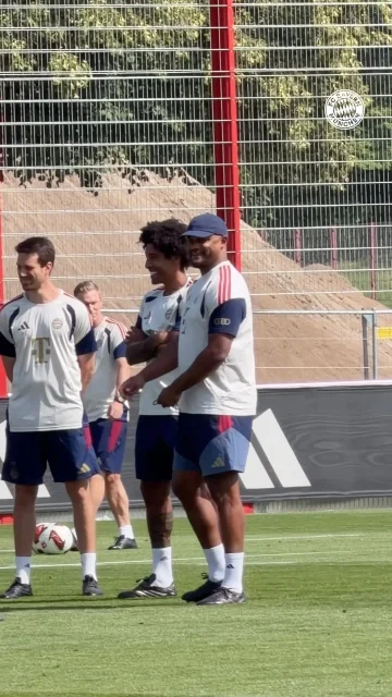 You love to see it! 🥰
Coach Kompany & Dante at Säbener Straße 🤝