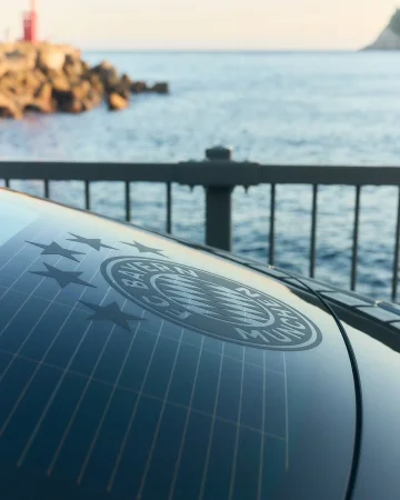 Are you ready for the 10th Audi Summer Tour?​
Here’s a 𝙨𝙣𝙚𝙖𝙠 𝙥𝙚𝙚𝙠 at this year’s ride. 🤫 Stay tuned!
#AudiFCBTour​

𝖠𝗎𝖽𝗂 𝖱𝖲 𝖾-𝗍𝗋𝗈𝗇 𝖦𝖳: 𝖯𝗈𝗐𝖾𝗋 𝖼𝗈𝗇𝗌𝗎𝗆𝗉𝗍𝗂𝗈𝗇 (𝖼𝗈𝗆𝖻𝗂𝗇𝖾𝖽): 21.1 – 18.4 𝗄𝖶𝗁/100 𝗄𝗆, 𝖢𝖮₂ 𝖾𝗆𝗂𝗌𝗌𝗂𝗈𝗇𝗌 (𝖼𝗈𝗆𝖻𝗂𝗇𝖾𝖽): 0 𝗀/𝗄𝗆; 𝖢𝖮₂ 𝖼𝗅𝖺𝗌𝗌: 𝖠.​ 𝖳𝗁𝖾 𝖽𝖾𝖼𝖺𝗅 𝗈𝖿 𝗍𝗁𝖾 𝗏𝖾𝗁𝗂𝖼𝗅𝖾 𝗂𝗅𝗅𝗎𝗌𝗍𝗋𝖺𝗍𝖾𝖽 𝗂𝗌 𝖼𝗎𝗋𝗋𝖾𝗇𝗍𝗅𝗒 𝗇𝗈𝗍 𝖺𝗏𝖺𝗂𝗅𝖺𝖻𝗅𝖾 𝖾𝗂𝗍𝗁𝖾𝗋 𝖺𝗌 𝗌𝗍𝖺𝗇𝖽𝖺𝗋𝖽 𝗈𝗋 𝗈𝗉𝗍𝗂𝗈𝗇𝖺𝗅 𝖾𝗊𝗎𝗂𝗉𝗆𝖾𝗇𝗍.