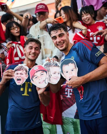 It's all about the fans. ❤️🤍 #AudiFCBTour