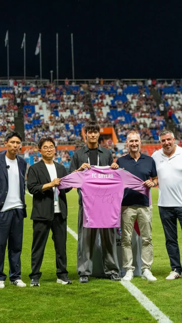 𝙁𝙧𝙤𝙢 𝙅𝙚𝙟𝙪 𝙎𝙆 𝙁𝘾 𝙩𝙤 𝙁𝘾 𝘽𝙖𝙮𝙚𝙧𝙣 – what a story! 🤩

We’re delighted to have you with us, Jae-won! 🔴⚪️

#AudiFCBTour #FCBayernPathway