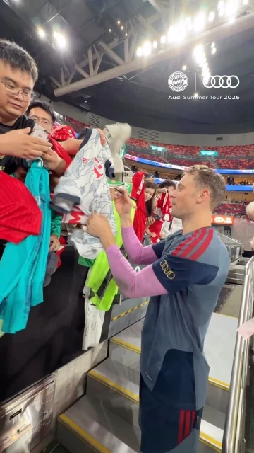 Creating 𝐮𝐧𝐟𝐨𝐫𝐠𝐞𝐭𝐭𝐚𝐛𝐥𝐞 𝐦𝐨𝐦𝐞𝐧𝐭𝐬 for our fans. ❤️🥹 #AudiFCBTour