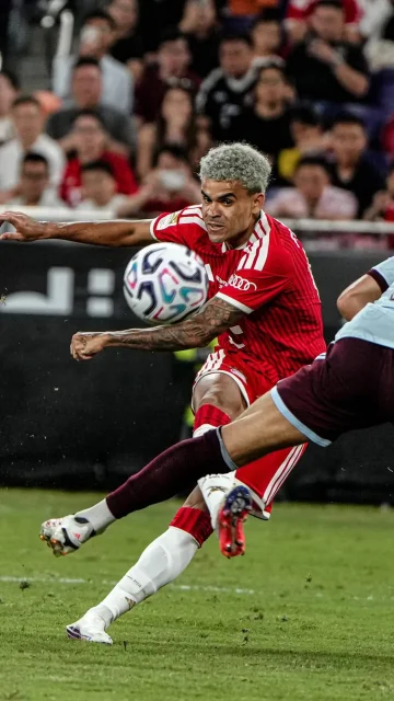 SIIII LUCHOOOO 😍 

#AudiFCBTour @luisdiaz19_
