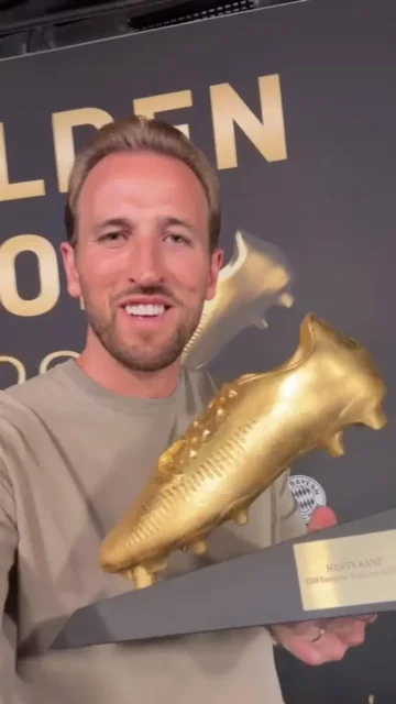 Very proud to win the European Golden Shoe for the second time in my career! An award that wouldn’t be possible without the support of my incredible teammates, coaches and family. 🙌