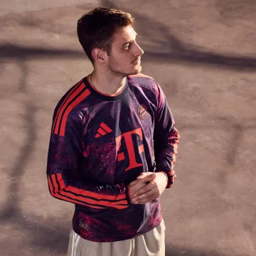 Every angle tells a story. 📸🌟

Get our new UCL jersey via Link in Bio & Story 🤝