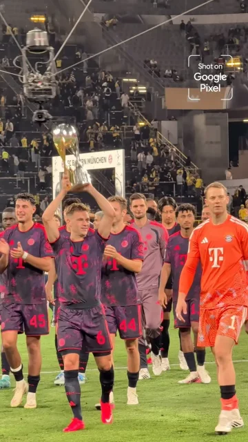 @joshua.kimmich presenting our first trophy of the season. 🏆💪