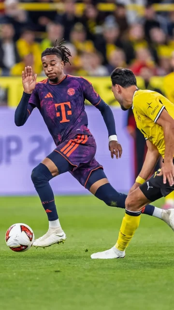 THAT RUN! 😮‍💨⚡️ Quality effort from @m.olise vs. Dortmund 💪