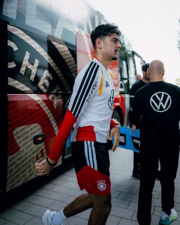 🇩🇪 𝑺𝒑𝒆𝒄𝒊𝒂𝒍 𝒅𝒂𝒚 - the @dfb_team trained at the FC Bayern Campus before their 2–0 Nations League victory over Serbia. 🤝

📸 DFB / Philipp Reinhard