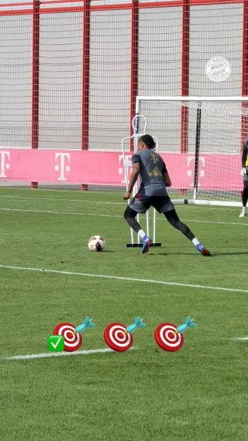 𝑪𝒐𝒑𝒚–𝒑𝒂𝒔𝒕𝒆 perfection. 🥶

Michael Olise practicing his shooting in training 💪