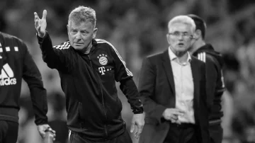 FC Bayern mourns the passing of Peter Hermann, who has lost his long battle with ALS at the age of 74.

Hermann was an indispensable part of the coaching staff as the right-hand man to head coach Jupp Heynckes during the historic first treble in the club’s history in 2013.

Rest in peace, Peter.
