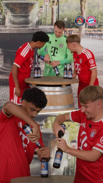 Chill as ever, Manu’s showing Nene and Lenny how it’s done. 😆🍻