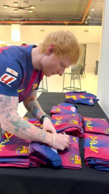 Ed x New kit: A love story at first sight 👀🩷
@spotify @teddysphotos ▶️