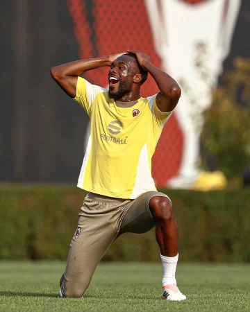 Straight to the meme folder 🗂️😁