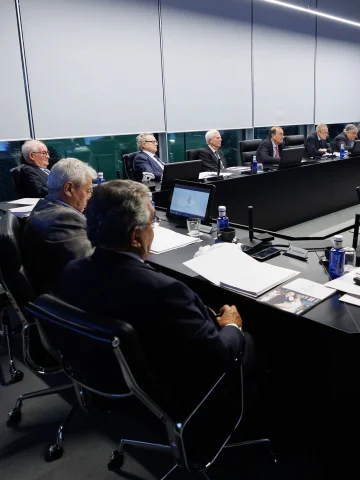 Florentino Pérez preside el Patronato de la Fundación Real Madrid.
-
Florentino Pérez chairs Real Madrid Foundation Board of Trustees meeting.
-
MÁS INFO 🔗 LINK EN BIO
#RealMadrid | #FundaciónRM