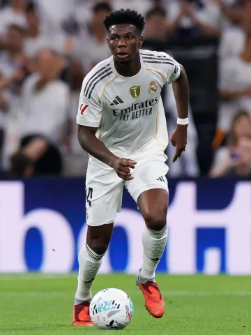 PARTE MÉDICO | MEDICAL REPORT
Tras las pruebas realizadas hoy a nuestro jugador Aurélien Tchouameni por los Servicios Médicos del Real Madrid se le ha diagnosticado una lesión en el músculo semitendinoso de la pierna izquierda. Pendiente de evolución.
Following tests carried out today on our player Aurélien Tchouameni by the Real Madrid Medical Services, he has been diagnosed with an injury to the semitendinosus muscle in his left thigh. His recovery will be monitored.
#RealMadrid