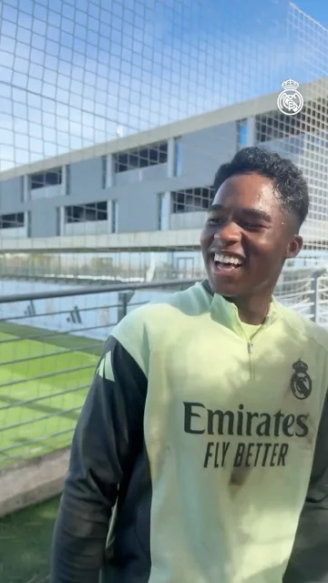 🏈 How many @NFL team logos could they recognise?
🤔 ¿Cuántos equipos de la @NFL conocen nuestros jugadores?