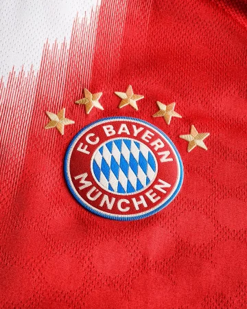 New home for @fcbfrauen - FC Bayern acquires Sportpark Unterhaching
FC Bayern has acquired Sportpark Unterhaching, which will be owned by Allianz Arena Stadion GmbH, a wholly owned subsidiary of FC Bayern München AG, from 1 January 2026. Following the necessary infrastructure adjustments, Sportpark Unterhaching will be home to all FC Bayern Women’s matches and training sessions, and from the 2026/2027 season onwards, FC Bayern Women’s home matches in the Champions League will be played there. SpVgg Unterhaching’s first team will also continue to play their home games at the Sportpark stadium, as before.